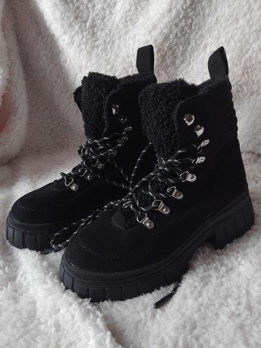 Black faux fur - lined, chunky