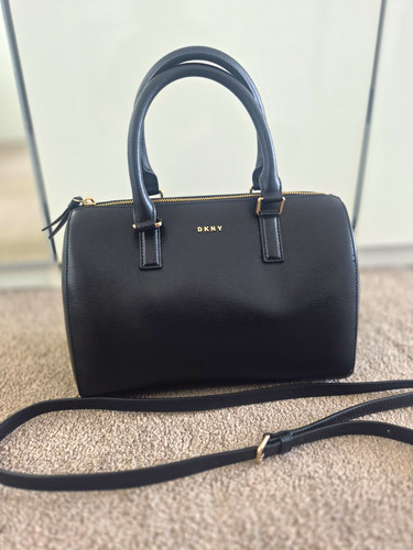 Dkny medium black faux leather - black,