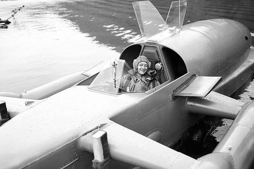 Donald campbell breaks water - campbell,