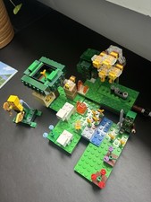 LEGO Minecraft The Bee Farm