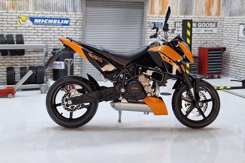 Ktm 690 duke orange scale - 690,