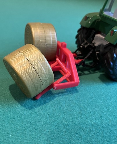 Red double round bale - red,