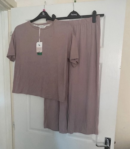 Ladies piece pyjama set - piece,
