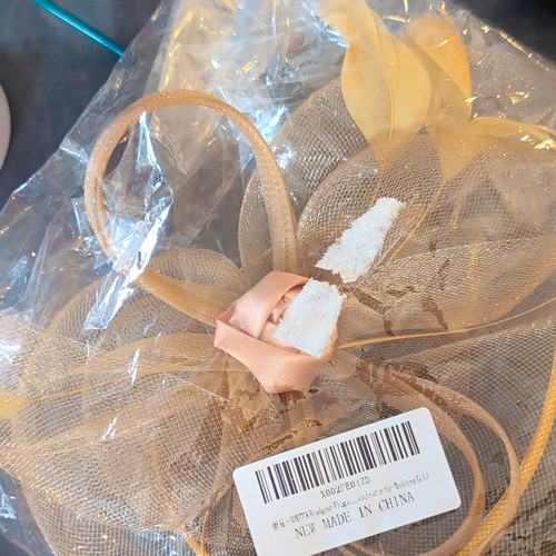 Gold mesh fascinator headpiece - mesh,