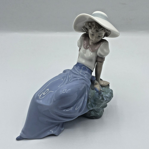 Nao lladro girl listening - nao,