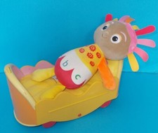 IN THE NIGHT GARDEN UPSY DAISY CHASE N PLAY MOVING MUSICAL BED SOUND SOFT DOLL