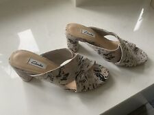 NEW Clarks "Amali Primrose"