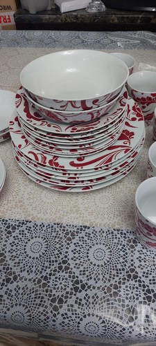 Pcs red damask porcelain - 28,