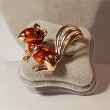 The Red Squirrel Golden Brooch