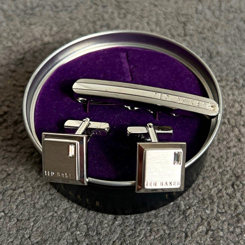 Ted baker signed - ted,