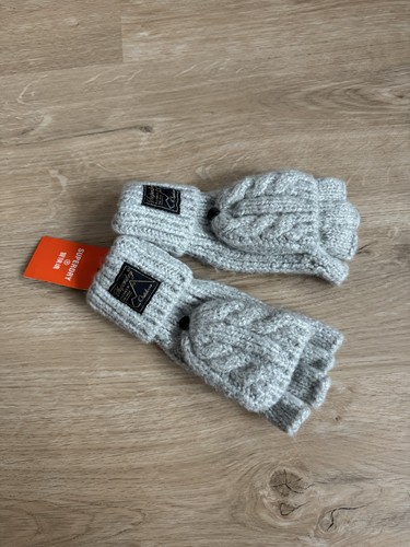 Nwt super dry womens glove - nwt,