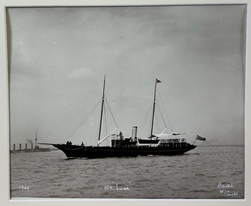 Vintage steam yacht luna - vintage,
