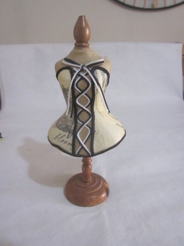 Mannequin miniature brown - mannequin,