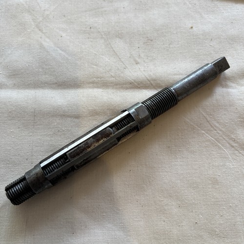 Adjustable expanding hand - t&j,