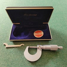 mitutoyo digital micrometer 0-25mm with original case Excellent condition