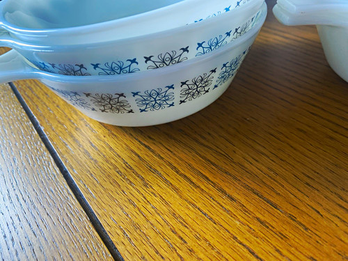 Pyrex vintage milk glass - milk,