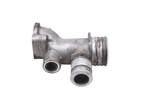 Coolant pipe branch thermostat