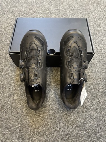 New lake 238 size - new, 39