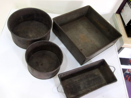 Vintage cake baking tins 4 - x,