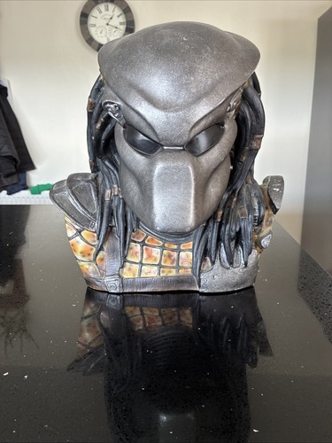 Predator head alien v - head.,