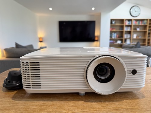 Optoma eh334 600 lumens - eh334,