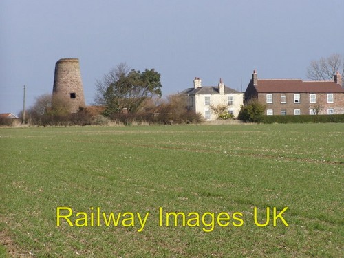 Photo windmill mill farm - photo,