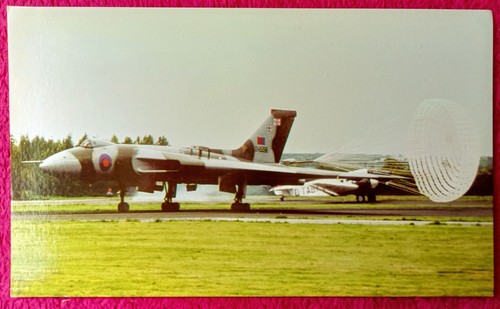 Vulcan bomber raf air planes - vulcan,