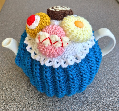 Knitted tea cosy - , teatime