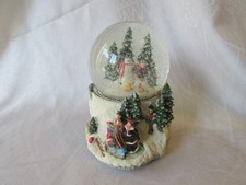 MUSICAL CHRISTMAS SNOWGLOBE