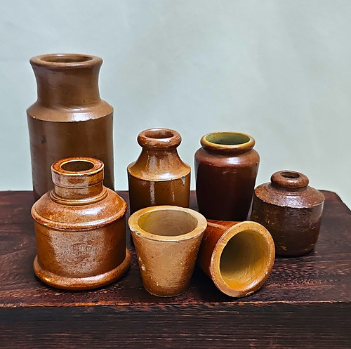 Mixed lot brown glazed - mixed,