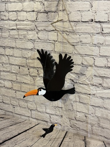 30cm 55cm toucan - toucan, flying