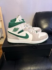 Nike Air Jordan 1 Mid Trainers