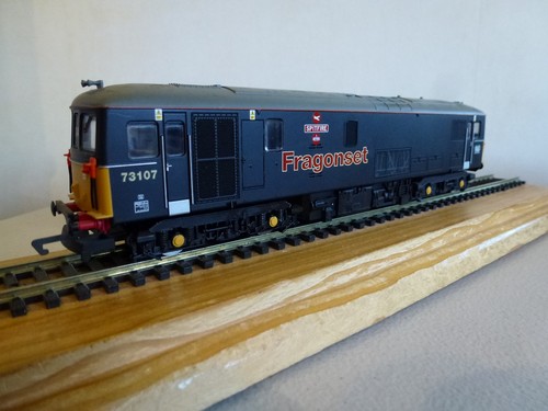 Hornby r2518 class diesel - class, 73