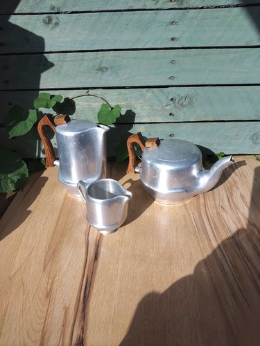 Picquot ware teapot hot - ware, j6