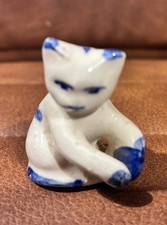 Vintage Delft Blue cat grumpy