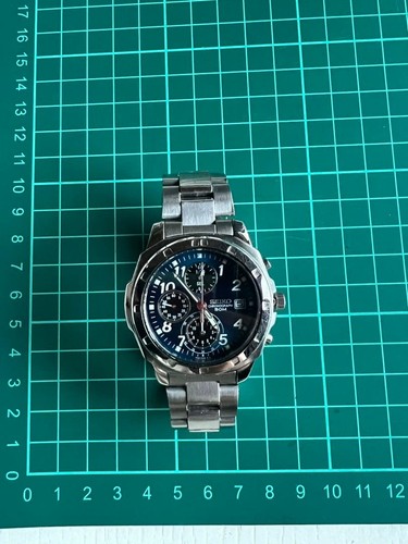Seiko quartz chronograph watch - seiko,