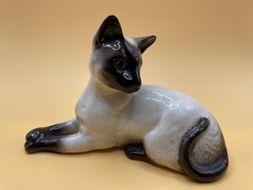 Beswick china siamese cat - beswick,