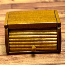 DOLL'S HOUSE WOODEN BREAD