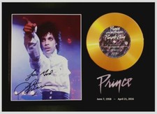 PRINCE SIGNED PHOTO AND 'PURPLE RAIN' GOLD CD DISC COLLECTABLE MEMORABILIA GIFT