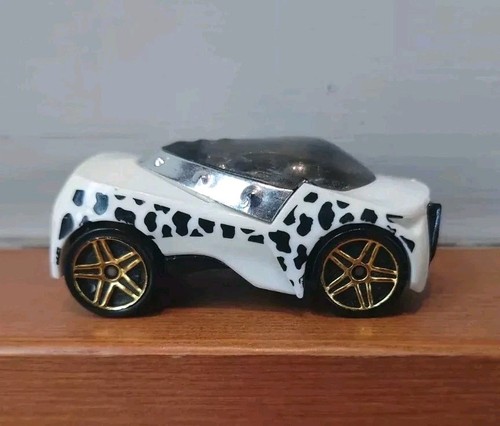 Spotty dog dalmatian toy - toy, car