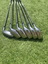 2022 Wilson Launchpad 2 Hybrid