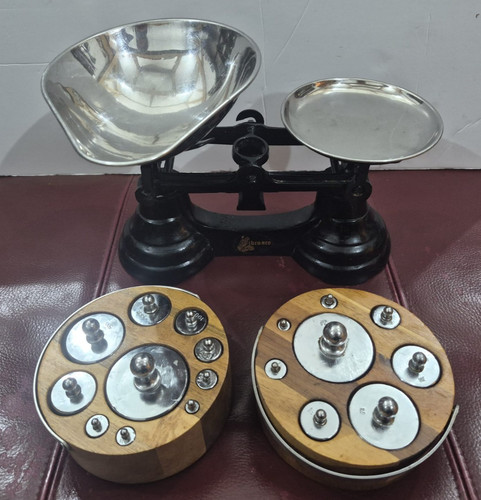 Librasco vintage scales with