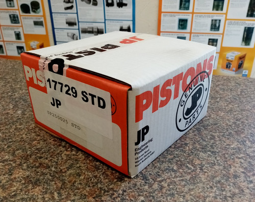 Reliant 700cc piston set - piston,