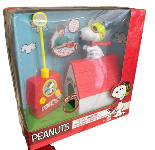 Peanuts snoopy dog house flyng - snoopy,