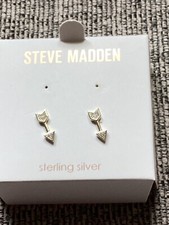 Steve Madden Arrow Stud Earrings - Gold coloured with Crystals - Length  1.5cm 