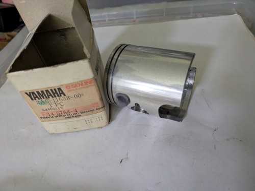Genuine yamaha piston - yamaha, 4th