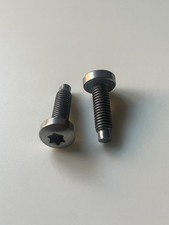 8 GENUINE LANDROVER DEFENDER