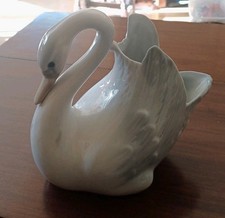 VINTAGE TENGRA, CERAMIC SWAN VASE, MADE IN SPAIN, TYPICAL COLOURS OF THE PERIOD