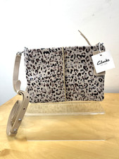 Clarks -Roslyn Cross tan