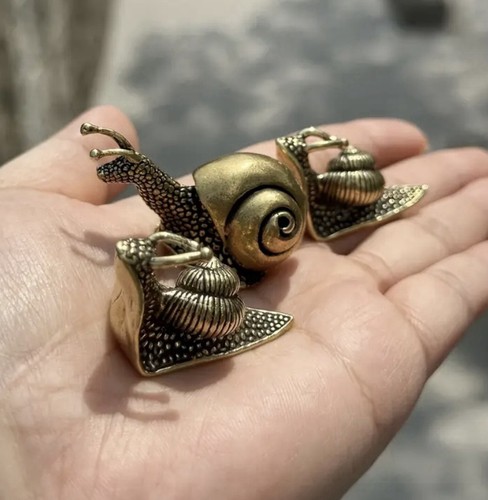 Set brass figurines - 3,